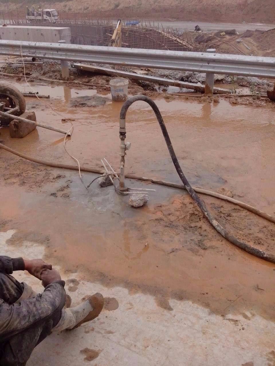 宁远路基压密注浆